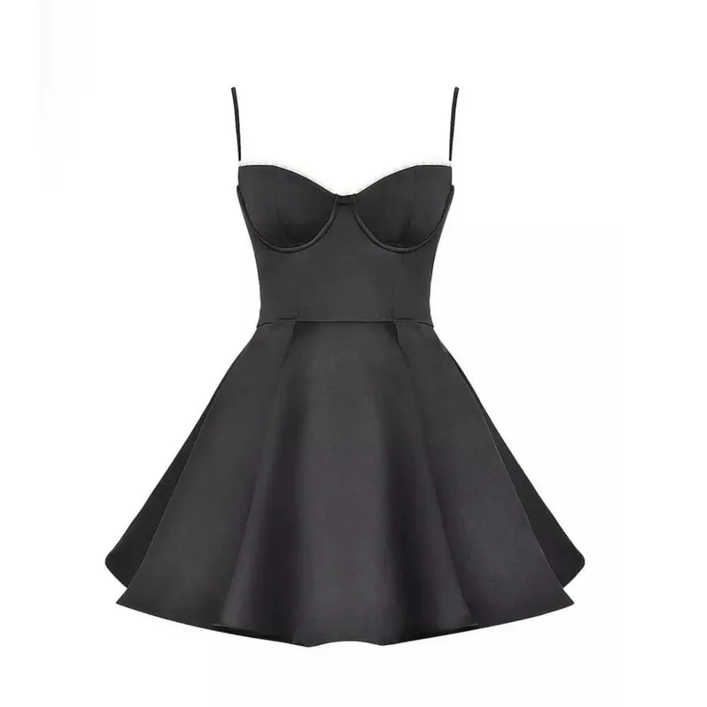 MINIMOISELLE Small
BLACK TULLE MINI DRESS $300
House of CB - Picture 4 of 6